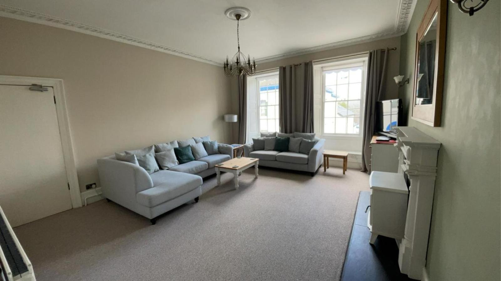 Virginia House, Ulverston Bilik gambar