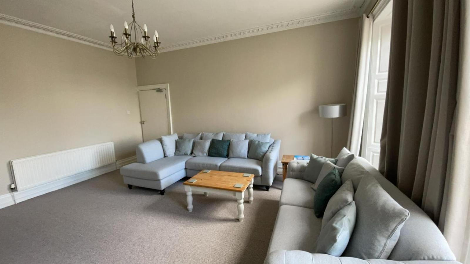 Virginia House, Ulverston Bilik gambar